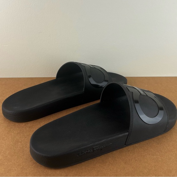 SALVATORE FERRAGAMO BLACK SLIDE SANDALS - Picture 5 of 13